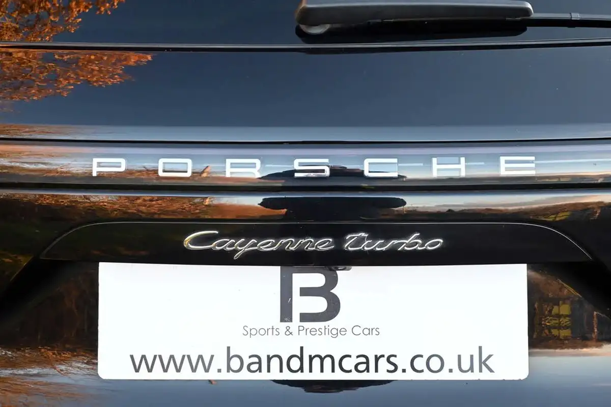 2020-porsche-cayenne-40-v8-turbo-ss-station-wagon-big-18