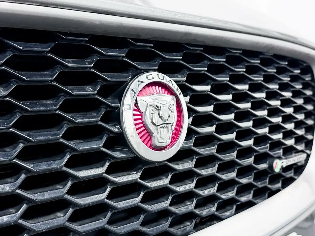 2019-jaguar-e-pace-20-i4d-r-dynamic-se-180ps-awd-auto-big-13