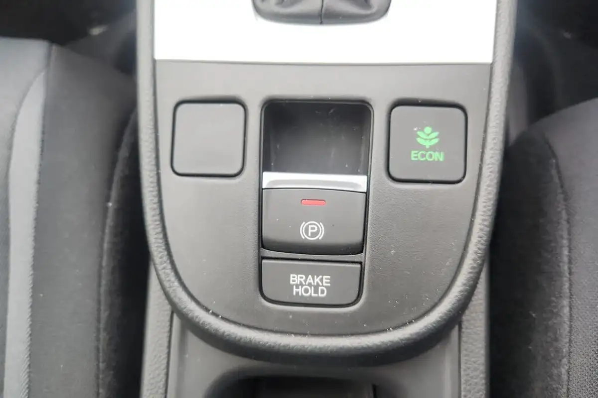 2024-honda-jazz-15-i-mmd-elegance-big-19