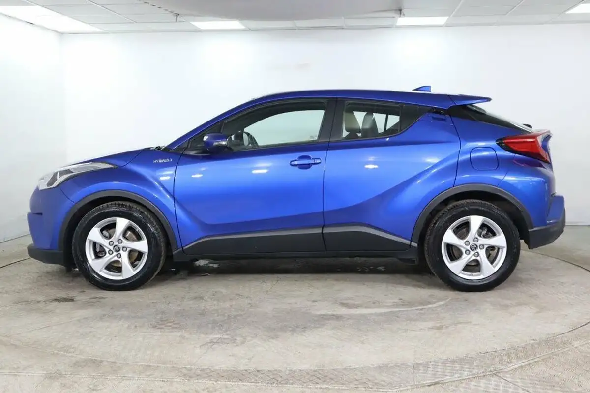 2017-toyota-c-hr-18-vvt-i-icon-big-7