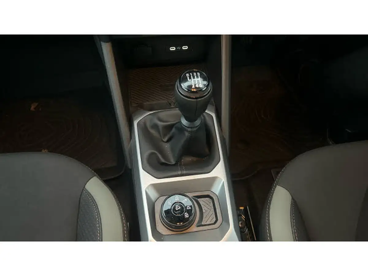 2024-dacia-duster-13-tce-extreme-130bhp-4x4-1199cc-big-12