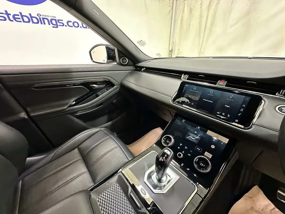 2021-land-rover-range-rover-evoque-15-p300e-r-dynamic-hse-big-12