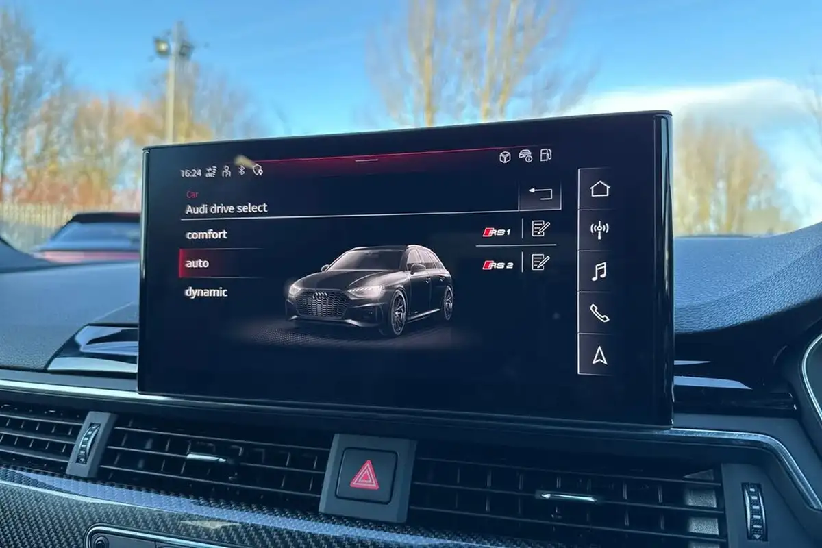 2024-audi-rs4-avant-29-tfsi-carbon-black-big-52