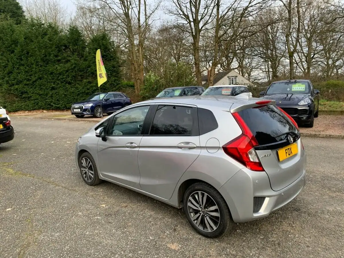 2016-honda-jazz-13-i-vtec-ex-cvt-big-9