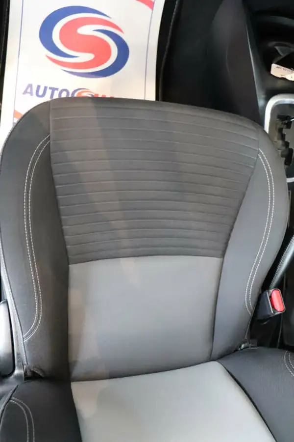 2017-toyota-yaris-15-vvt-i-icon-navi-hybrid-big-34