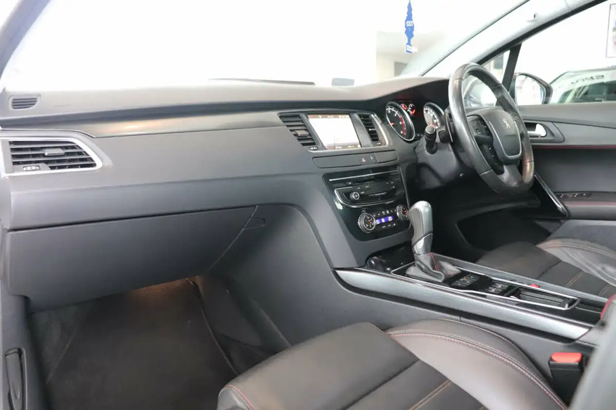2017-peugeot-508-sw-20-bluehdi-gt-big-37