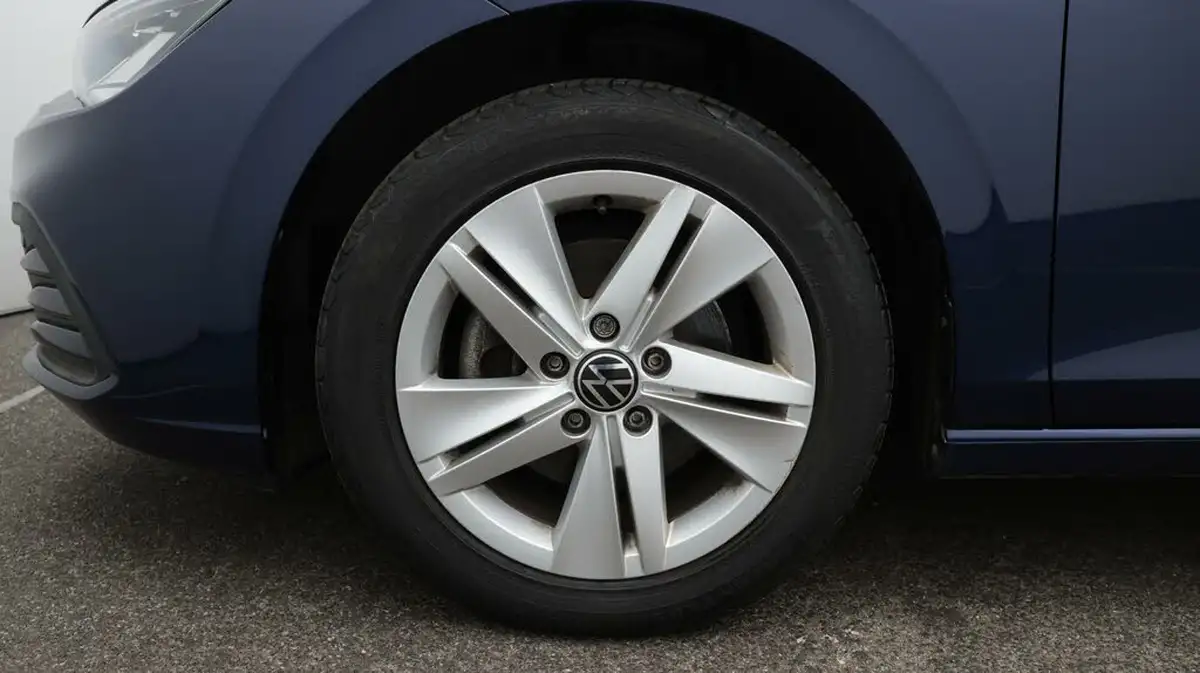 2022-volkswagen-golf-15-tsi-life-130ps-hatchback-big-18