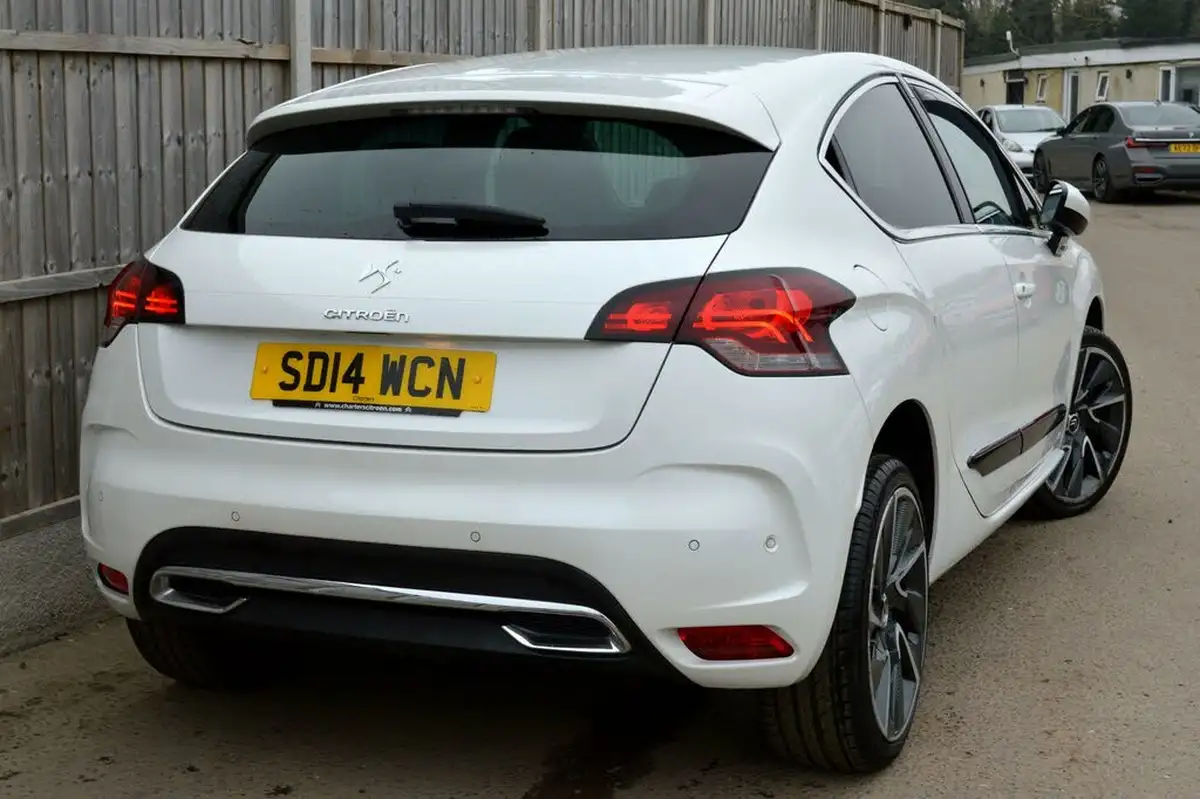 2014-citroen-ds4-20hdi-dsport-big-7