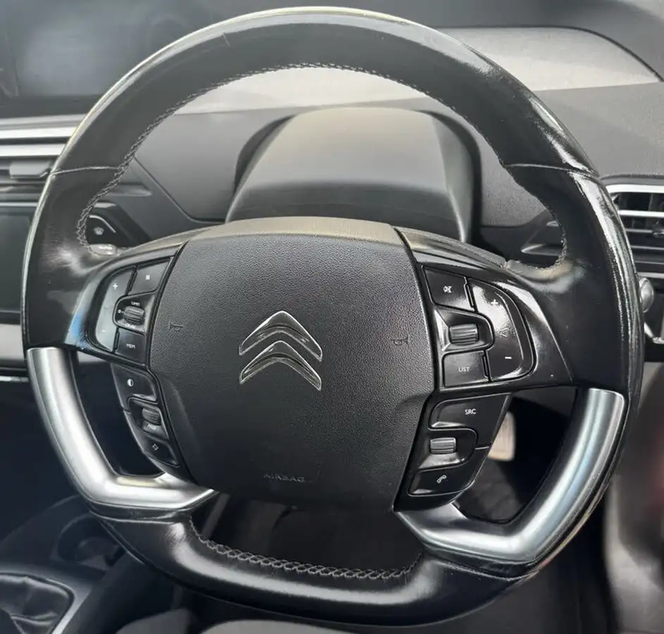 2016-citroen-grand-c4-picasso-16bluehdi-exclusive-big-35