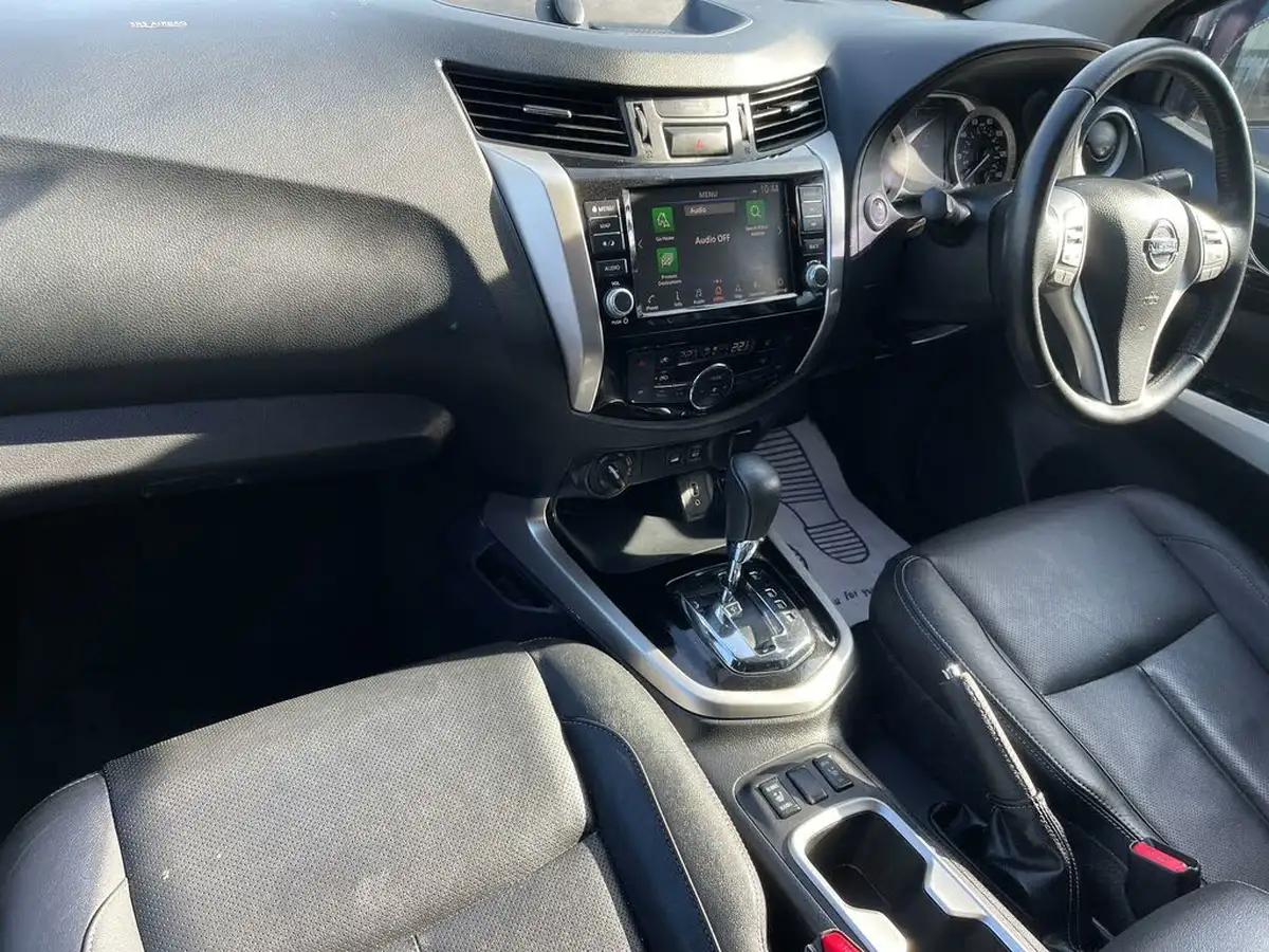 2021-nissan-navara-23dci-tt-tekna-8-navileather-auto-big-32