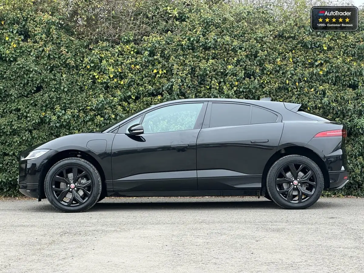 2022-jaguar-i-pace-ev400-black-big-5