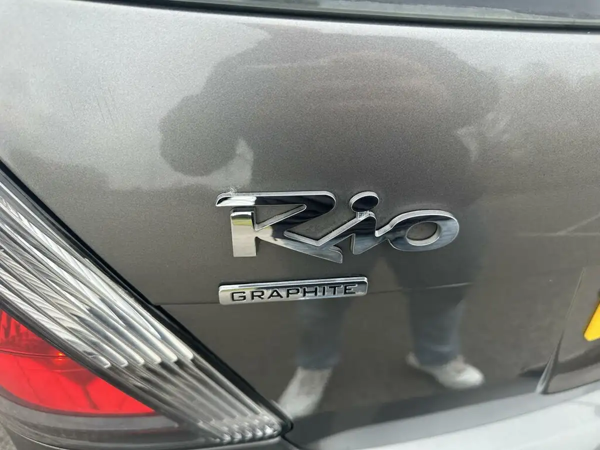 2010-kia-rio-14-graphite-big-17