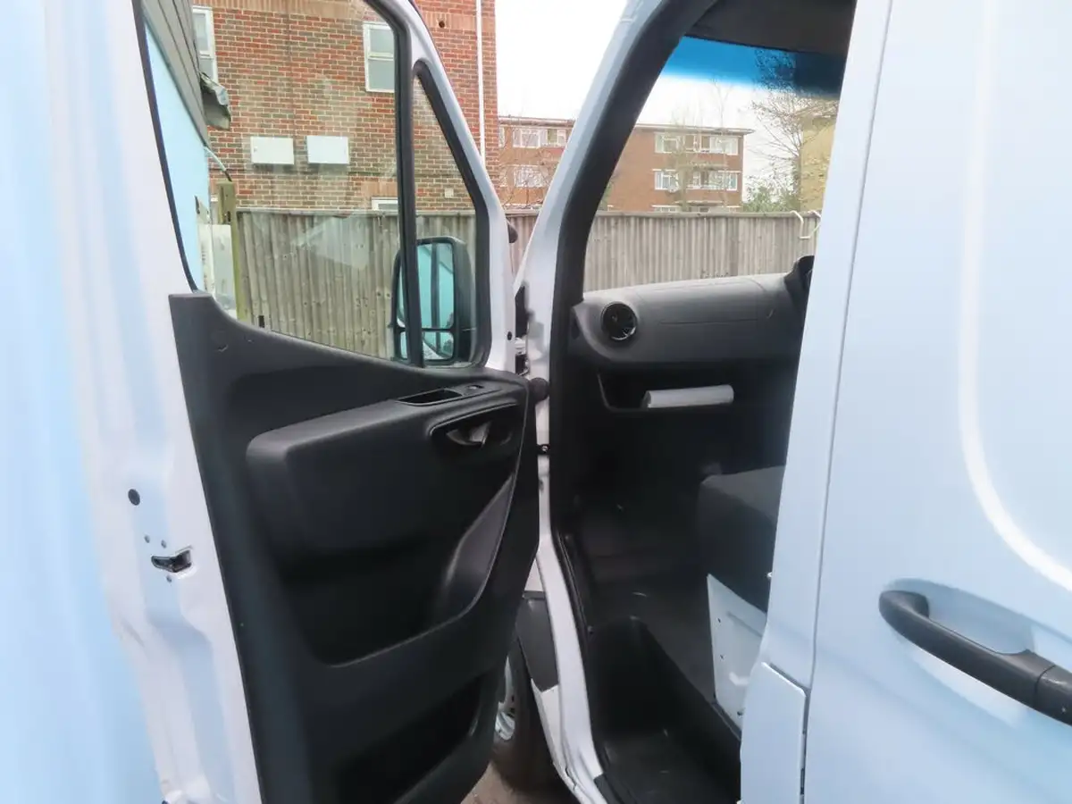 2022-mercedes-benz-sprinter-20cdi-315-l3h2-progressive-150pseu6d-panel-eco-gear-360-big-25
