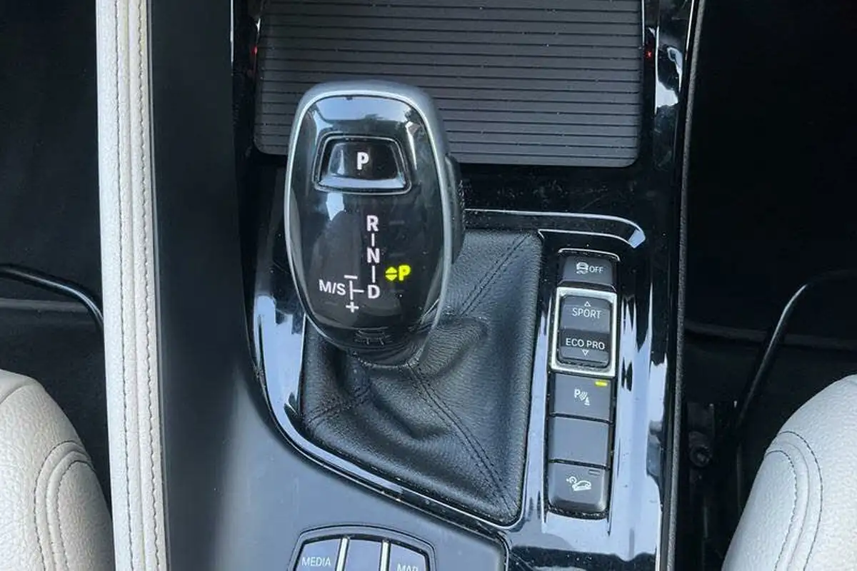 2019-bmw-x1-big-26