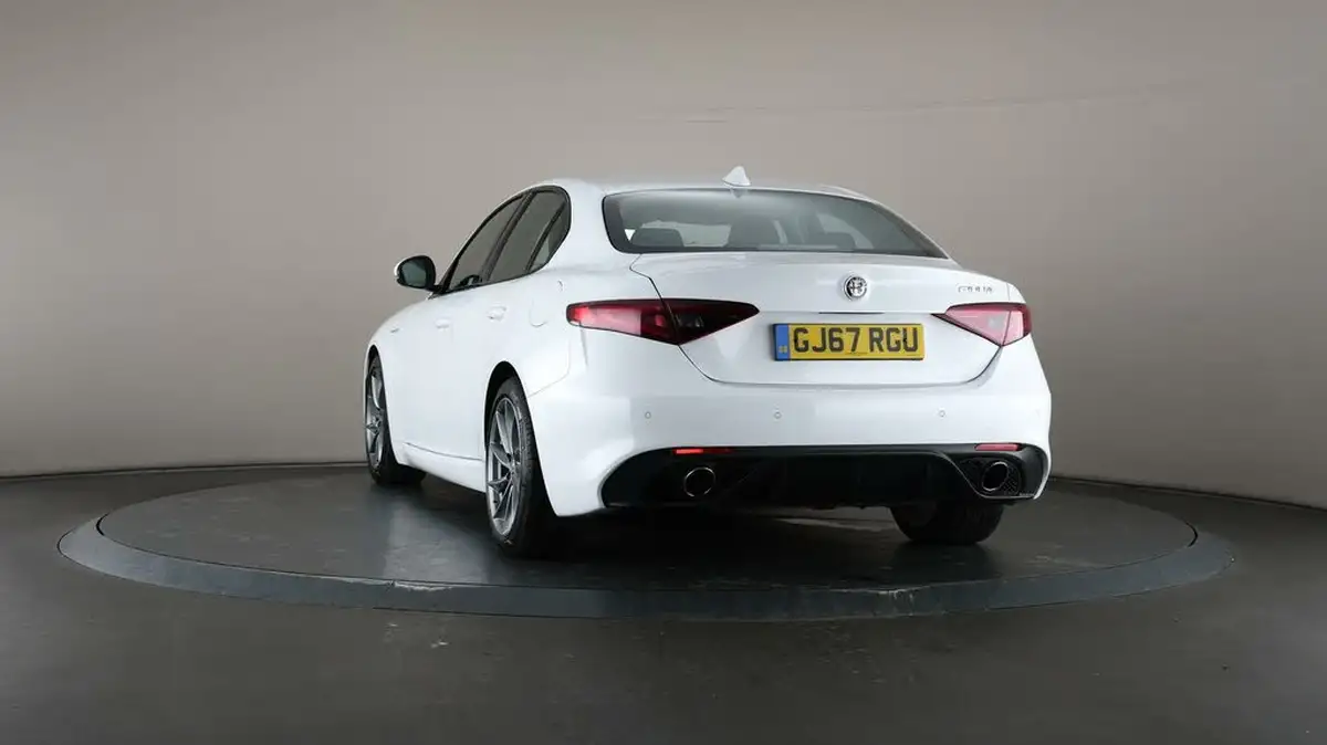 2017-alfa-romeo-giulia-20-veloce-big-49