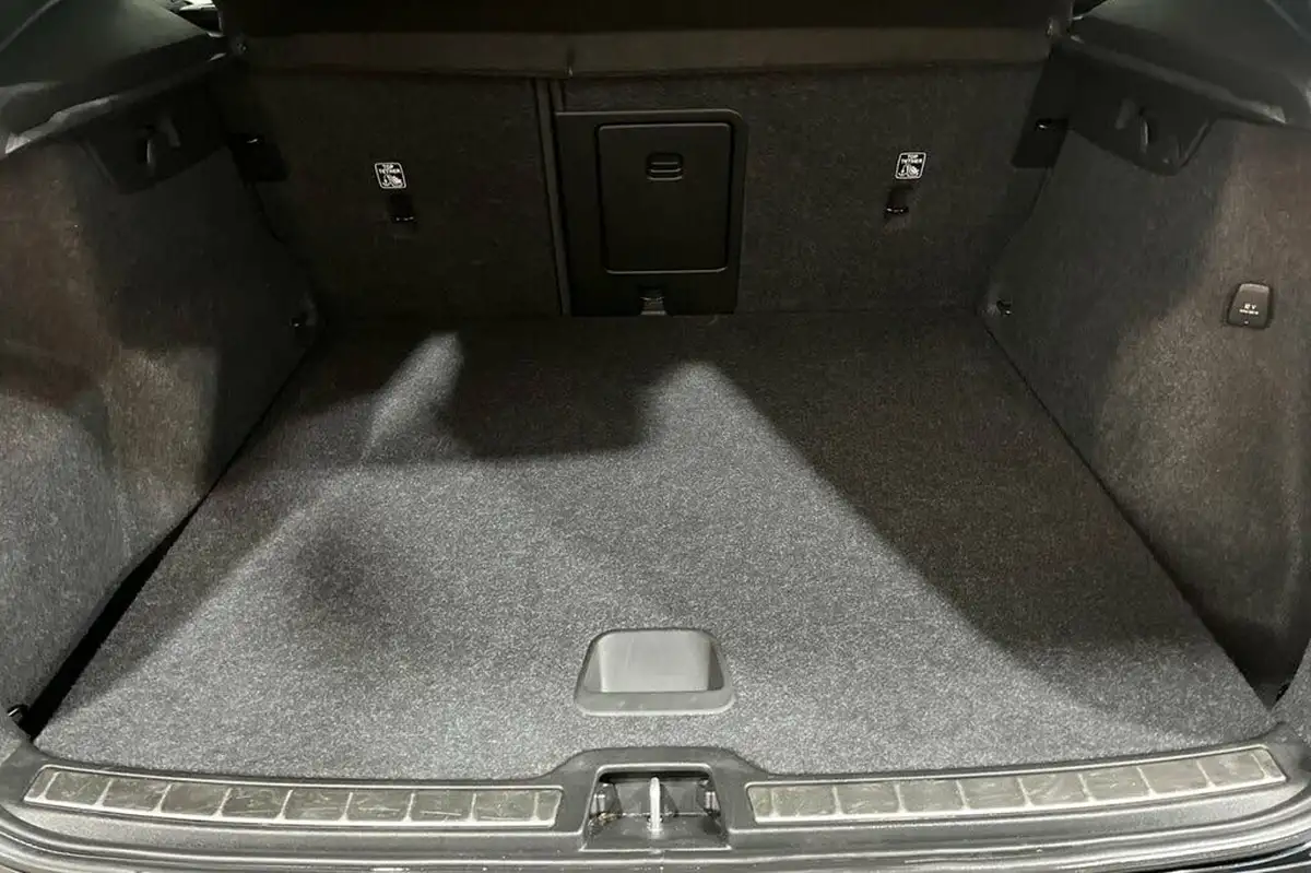 2021-volvo-xc40-15-t4-inscription-208bhp-big-31