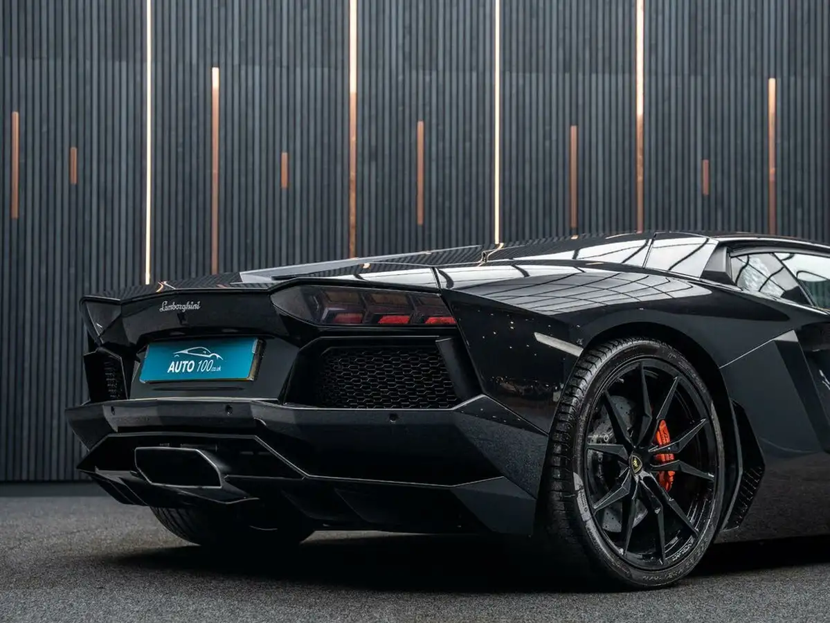 2014-lamborghini-aventador-65-lp-700-4-coupe-big-16