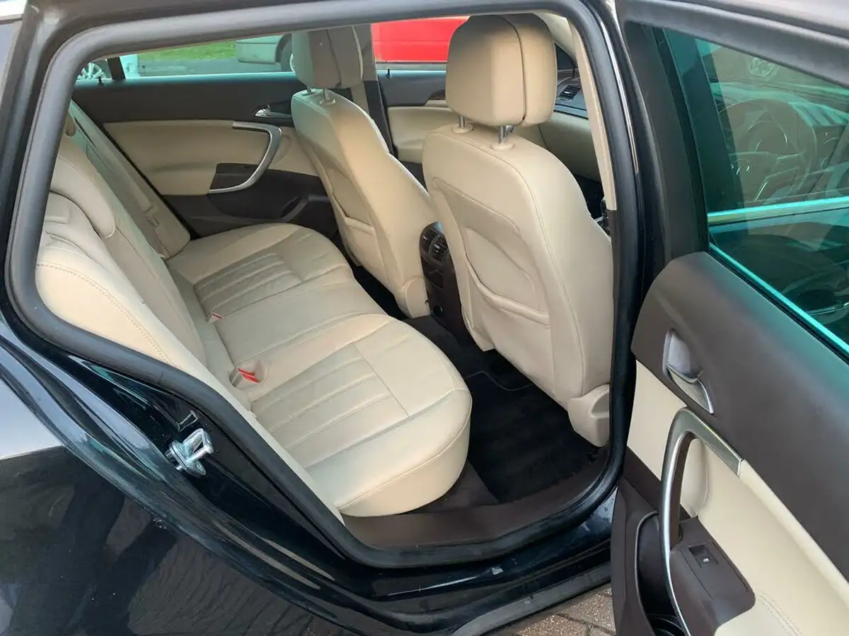 2012-vauxhall-insignia-20cdti-elite-estate-5d-big-7