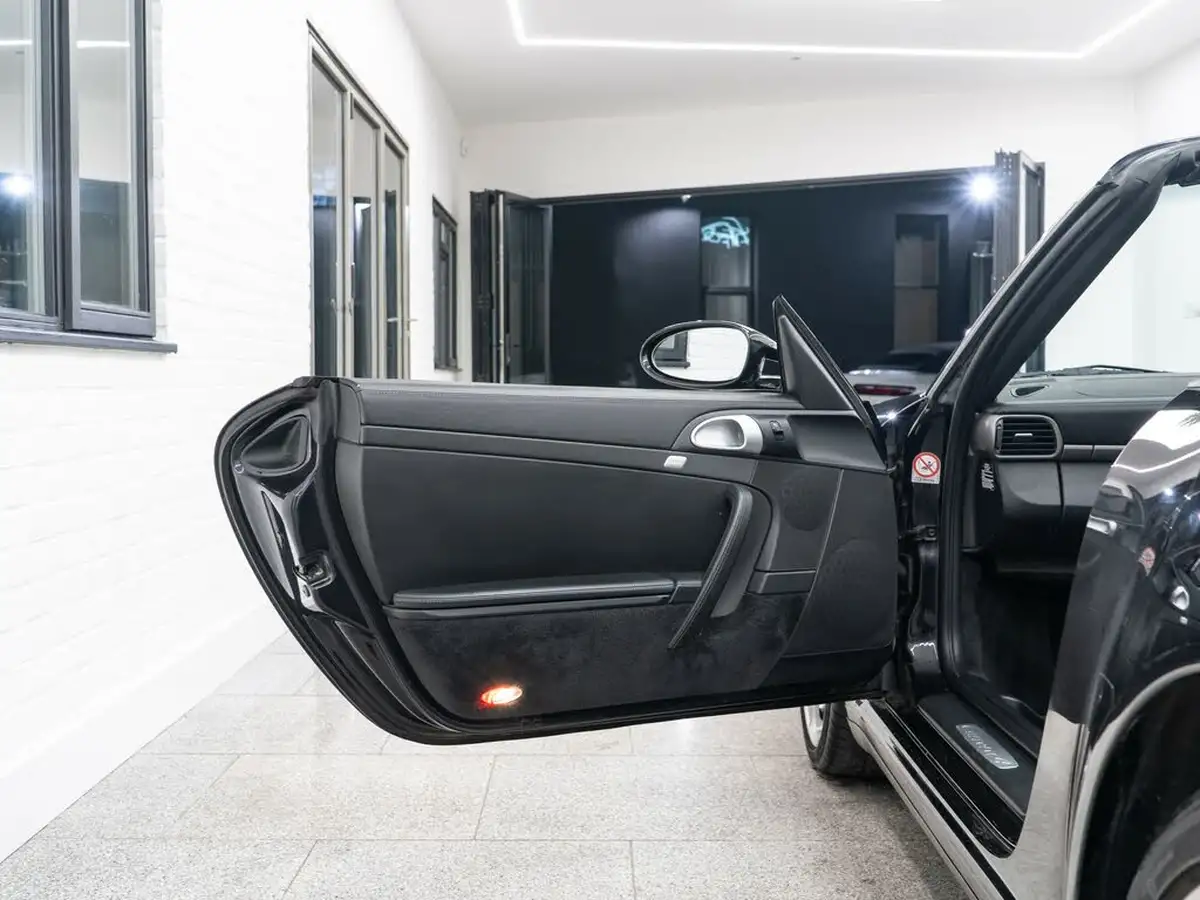 2008-porsche-911-36-carrera-4-tiptronic-s-cabriolet-big-24