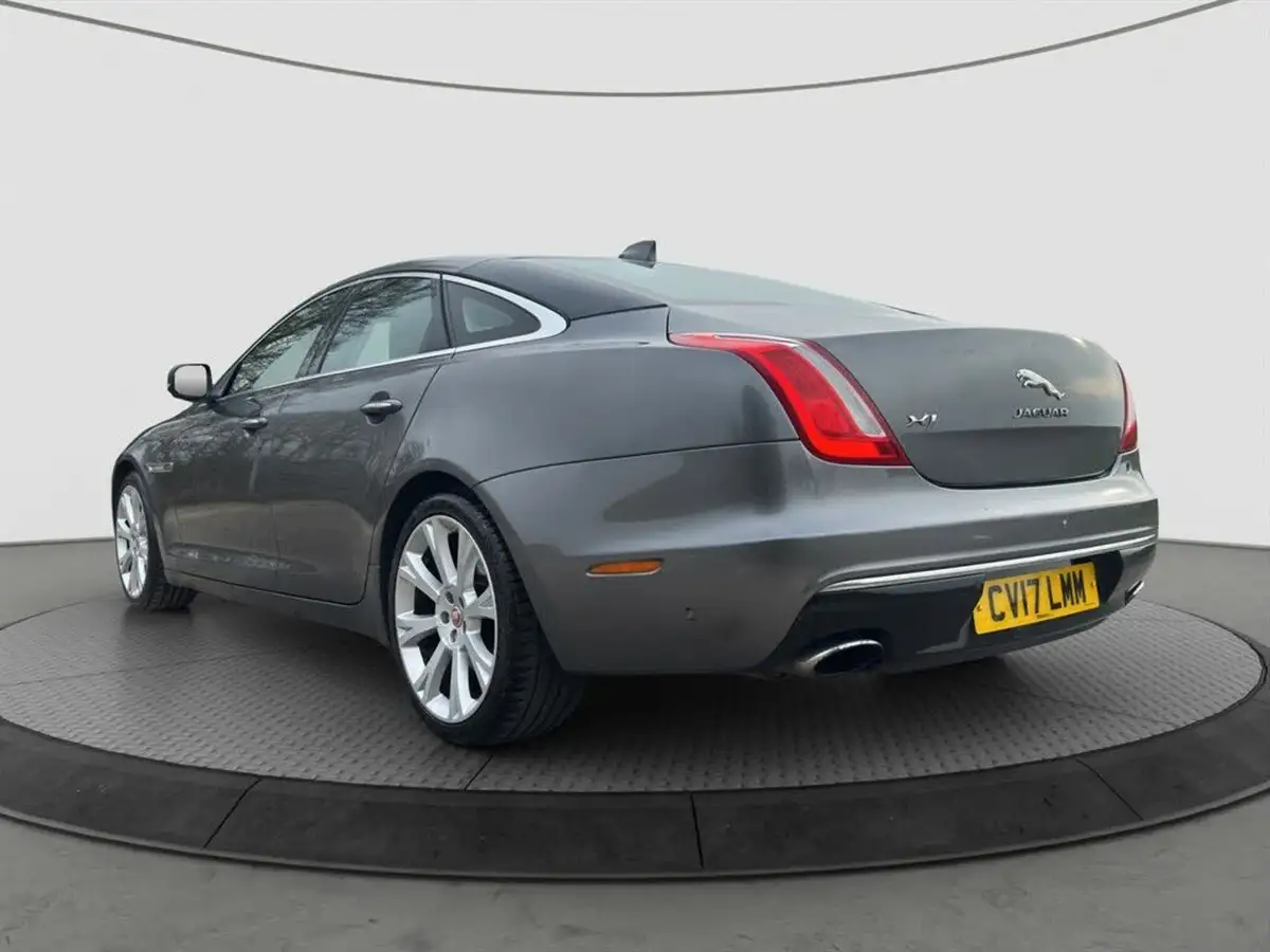 2017-jaguar-xj-series-30td-xj-portfolio-swb-big-6