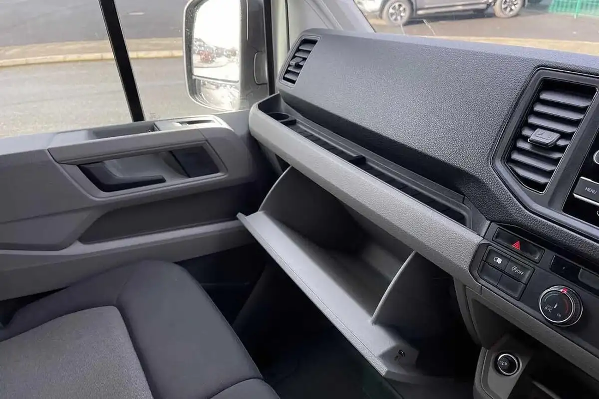 2022-volkswagen-crafter-20tdi-cr35-lwb-trendline-140pseu6dt-e-auto-big-46