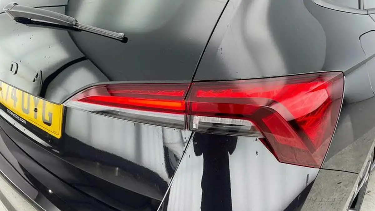 2024-skoda-scala-10-tsi-monte-carlo-116ps-dsg-big-28