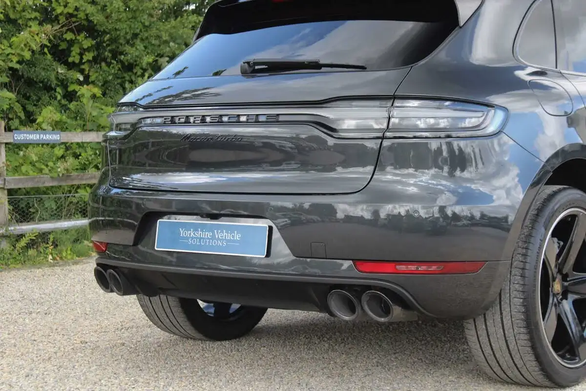 2020-porsche-macan-29-v6-turbo-big-49
