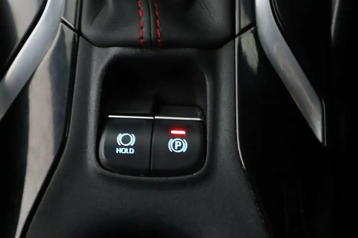 2021-toyota-corolla-18-vvt-i-gr-sport-trk-hatchback-big-21