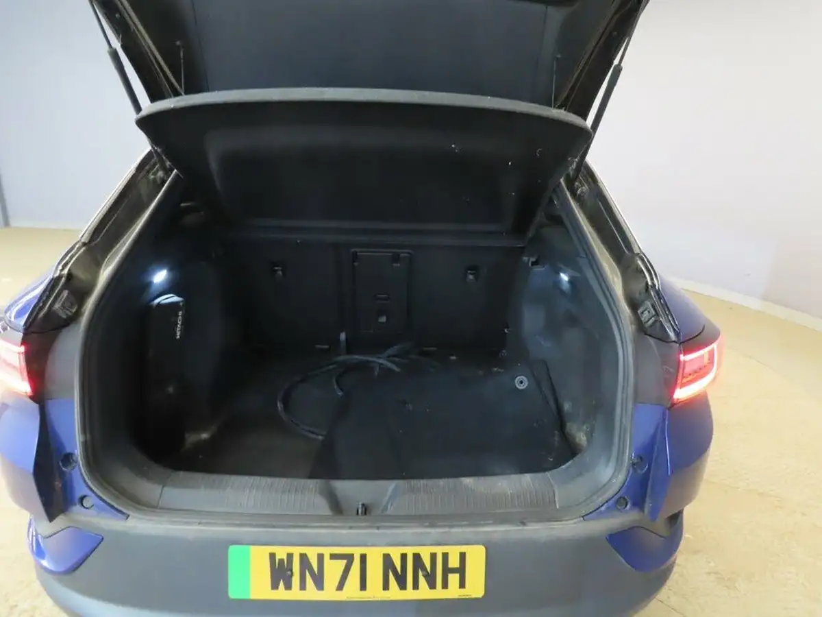 2021-volkswagen-id4-e-first-edition-big-13