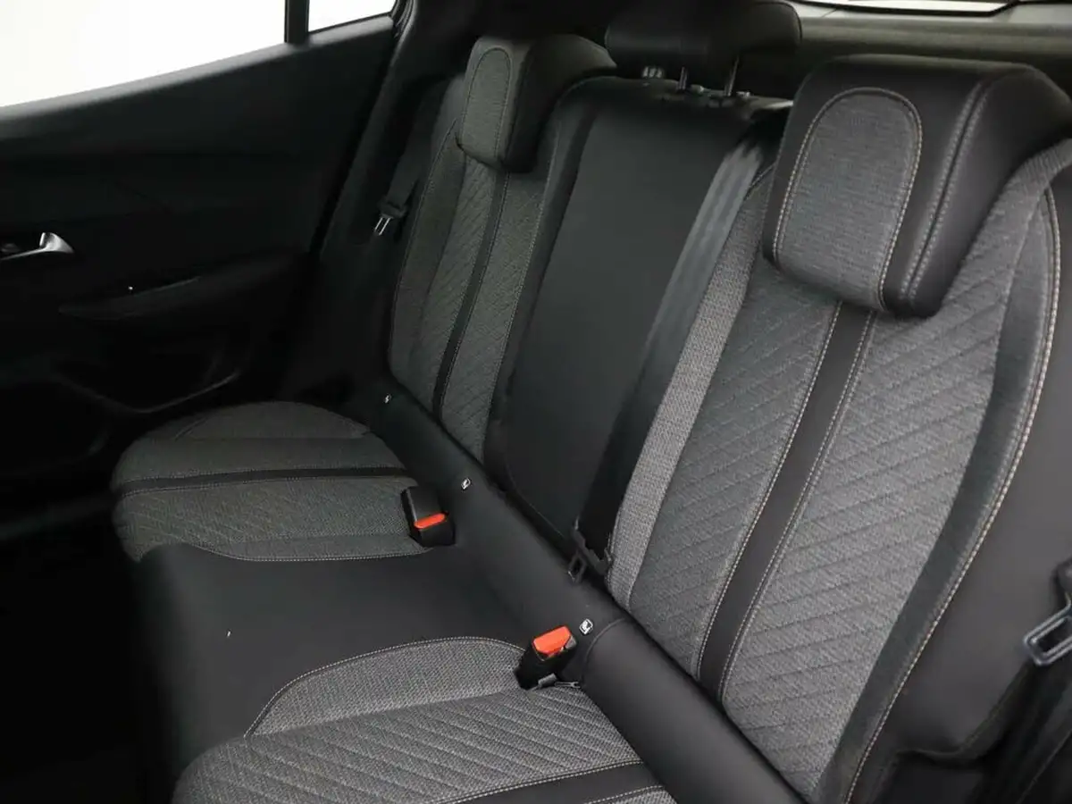 2024-peugeot-2008-suv-e-allure-136ps-50kwh-big-14