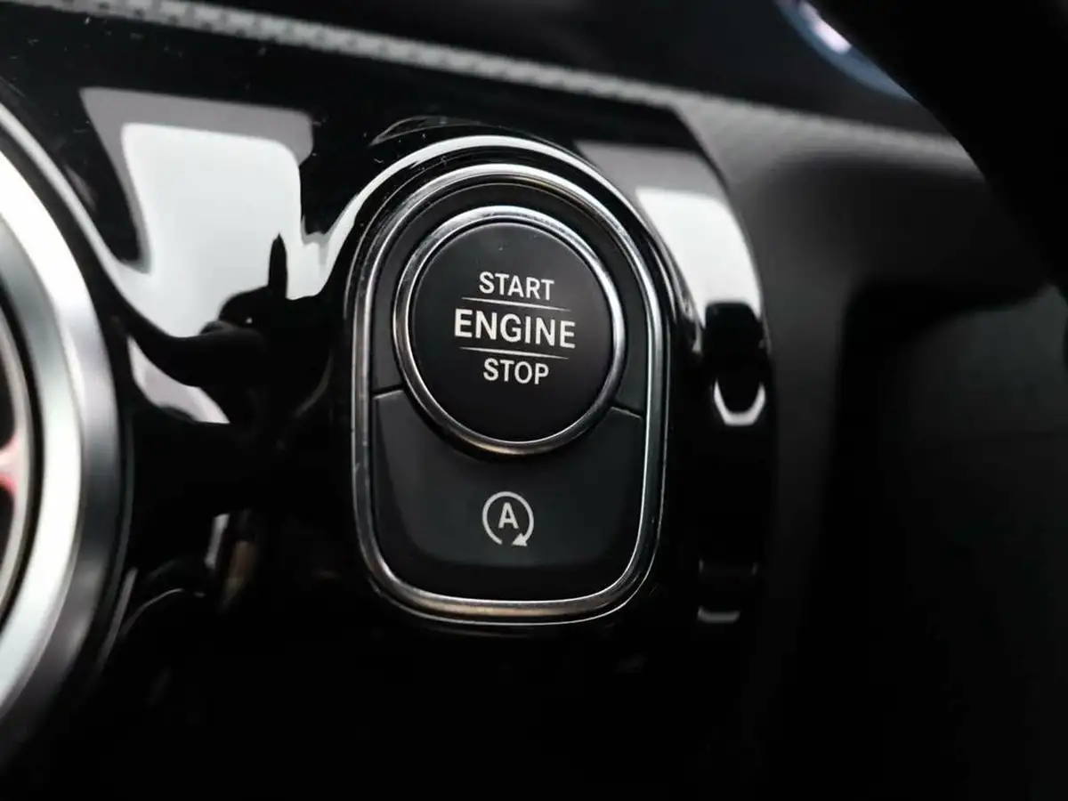 2020-mercedes-benz-a-class-13-a200-amg-line-premium-hatchback-5d-big-33