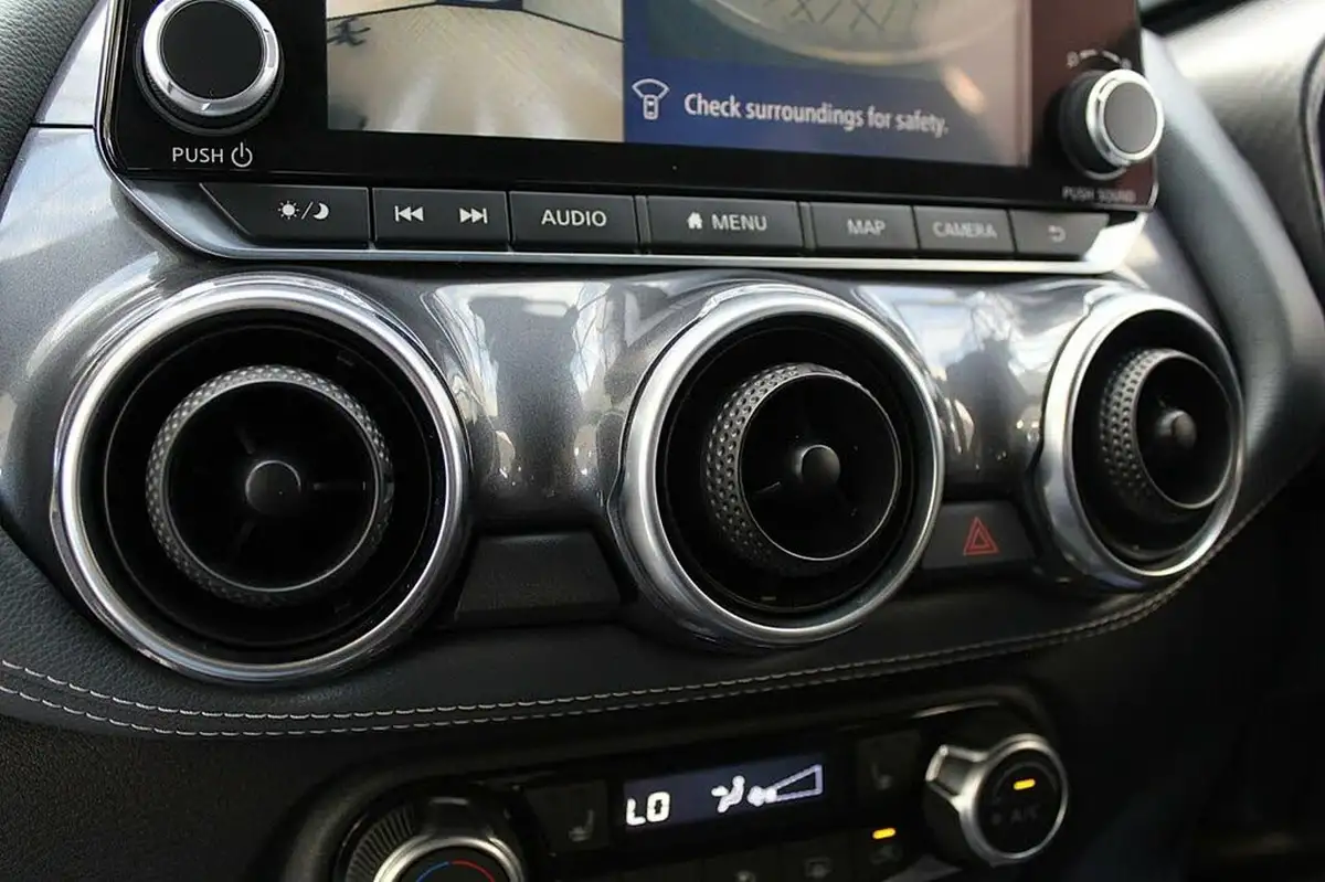 2020-nissan-juke-10-dig-t-tekna-117ps-big-35