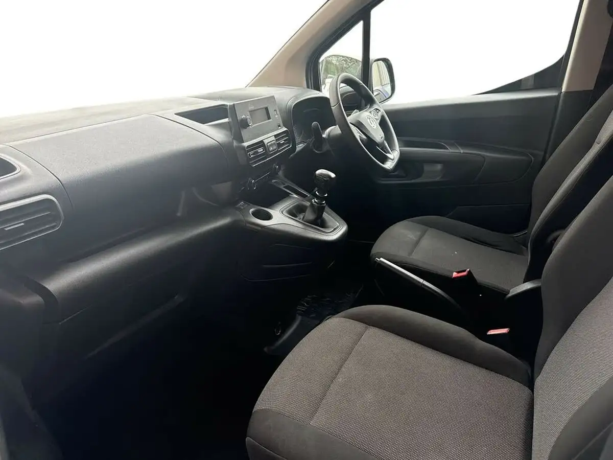 2021-vauxhall-combo-15cdti-dynamic-2300-100pseu6dt-l1h1-panel-big-9