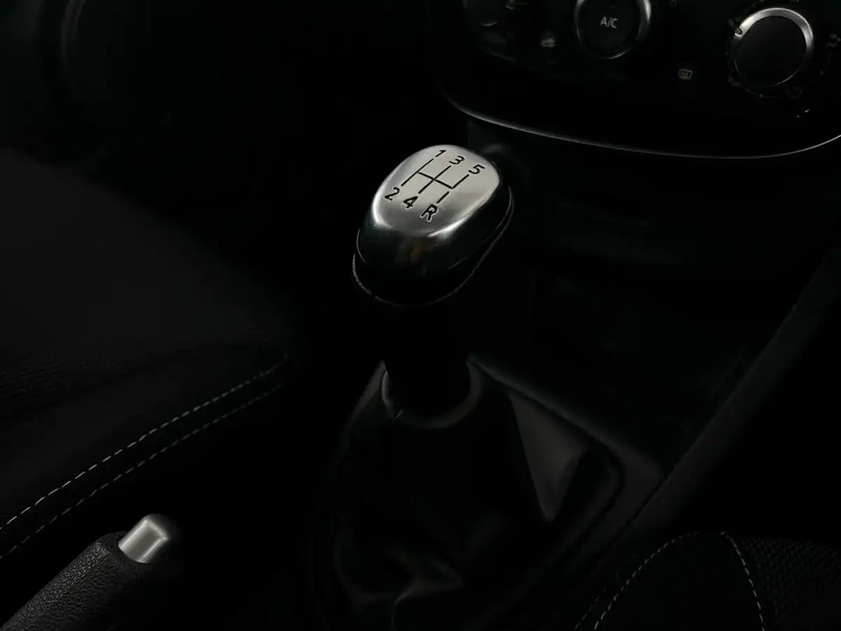 2017-renault-clio-12-play-big-35