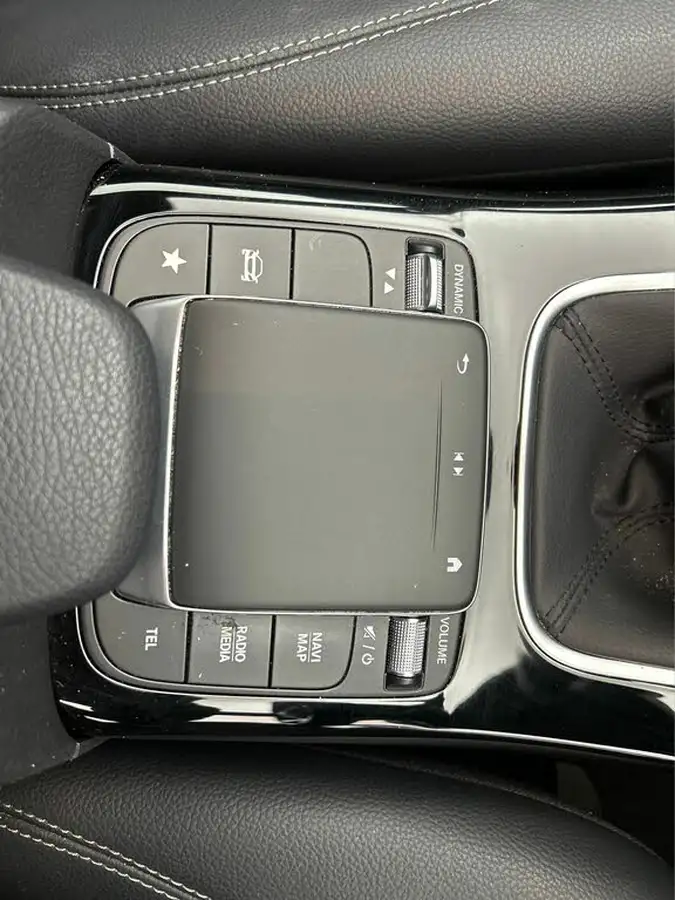 2020-mercedes-benz-a-class-13-a180-se-big-2