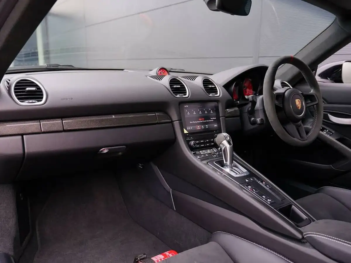 2023-porsche-cayman-718-40-cayman-gt4-pdk-big-7