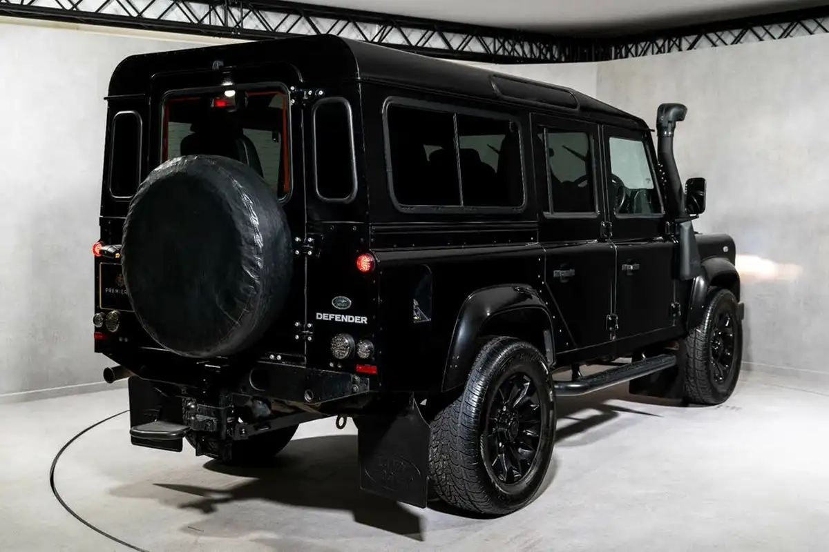 2016-land-rover-110-defender-22td-xs-22i-station-wagon-5-drs-big-3