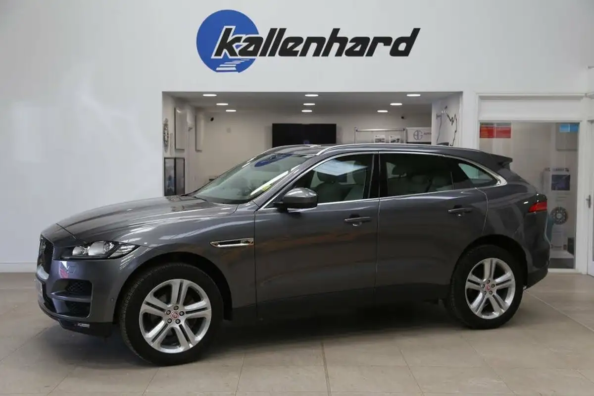 2016-jaguar-f-pace-20-i4d-portfolio-awd-auto-big-22