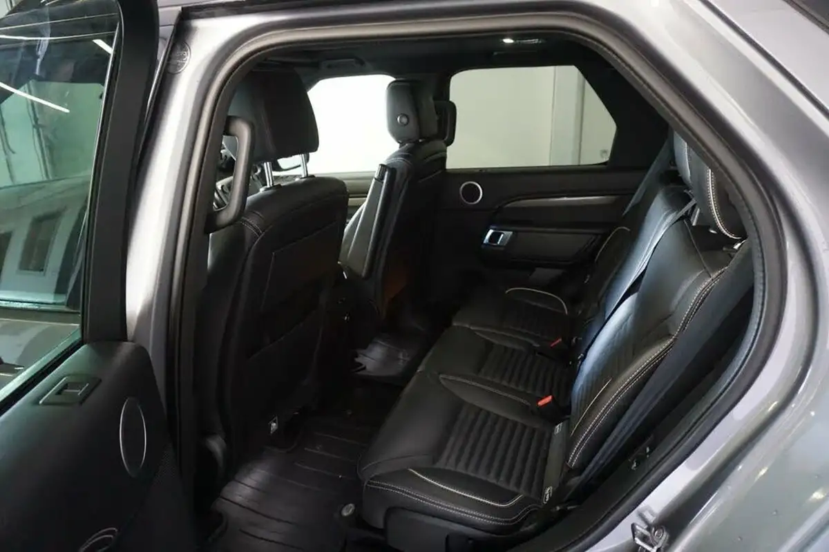 2020-land-rover-discovery-30-sd6-hse-big-49