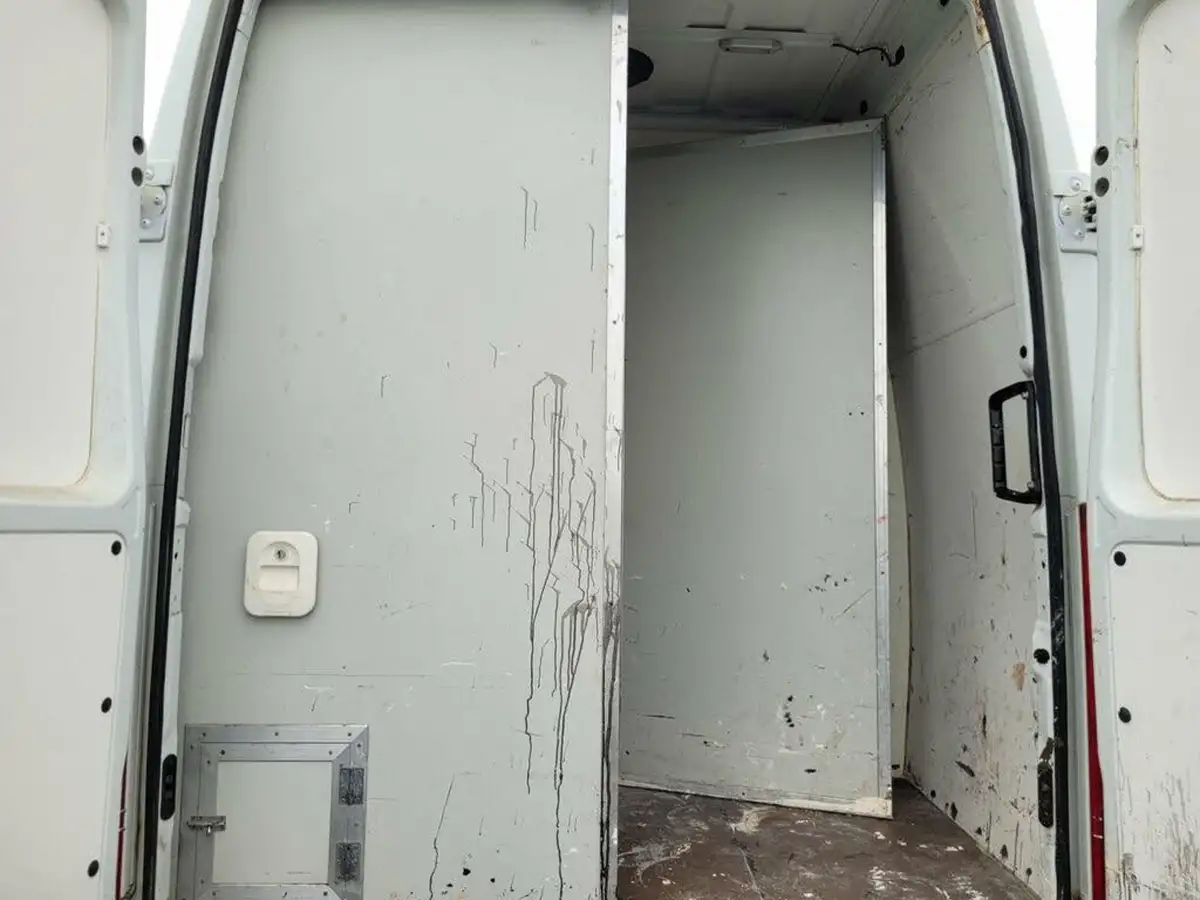 2013-iveco-daily-s-class-23td-35s13v-mwb-big-9