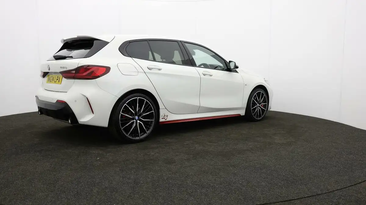 2024-bmw-1-series-20-128ti-lcp-big-31