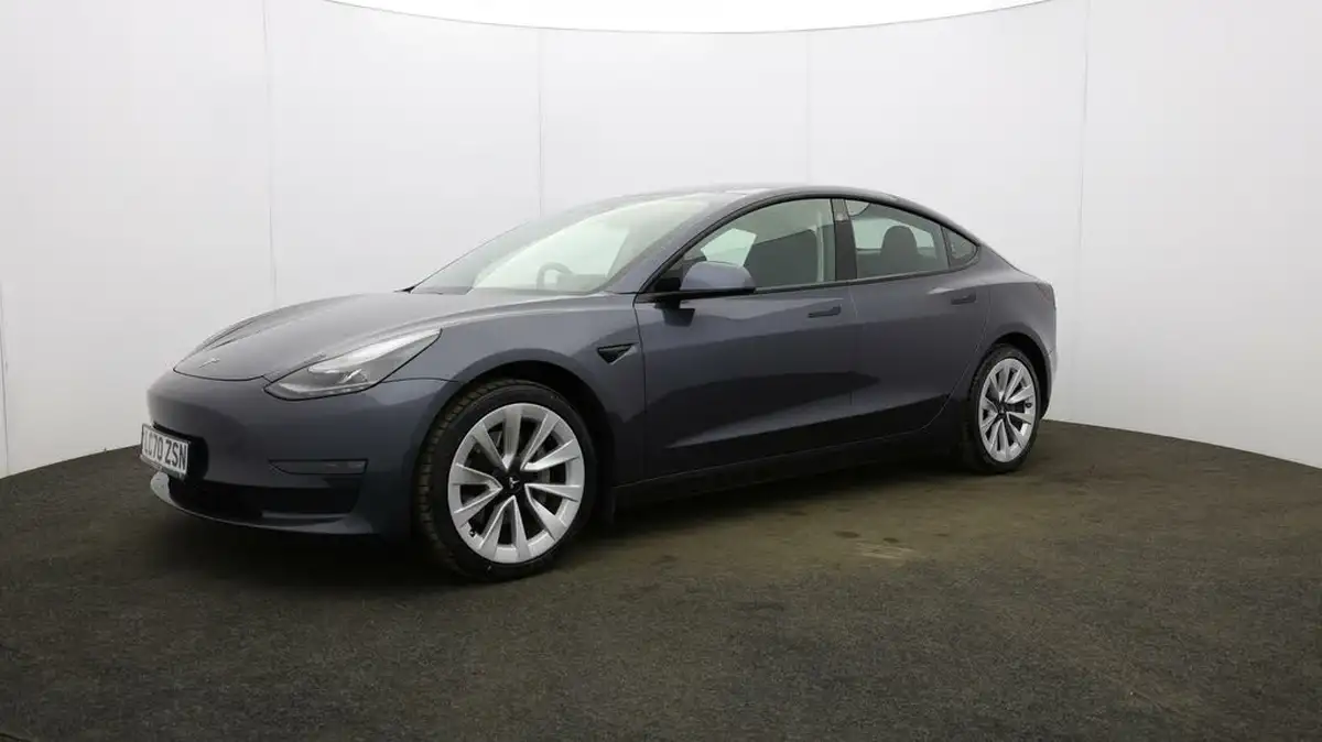 2020-tesla-model-3-e-long-range-big-35