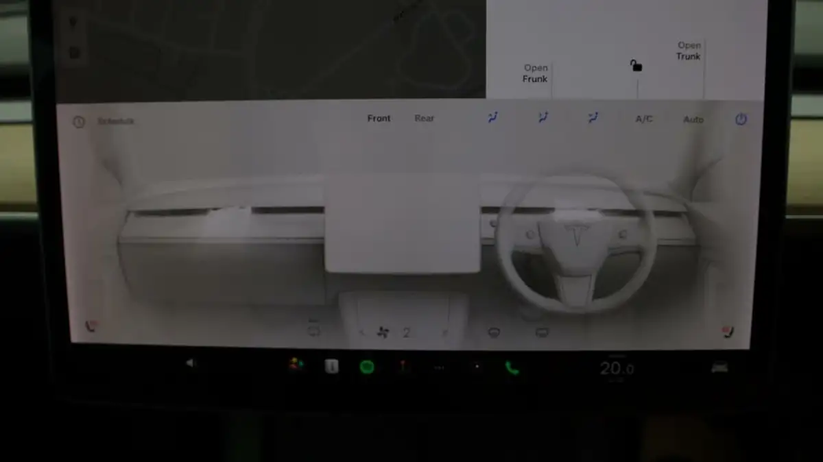 2020-tesla-model-3-e-long-range-big-11