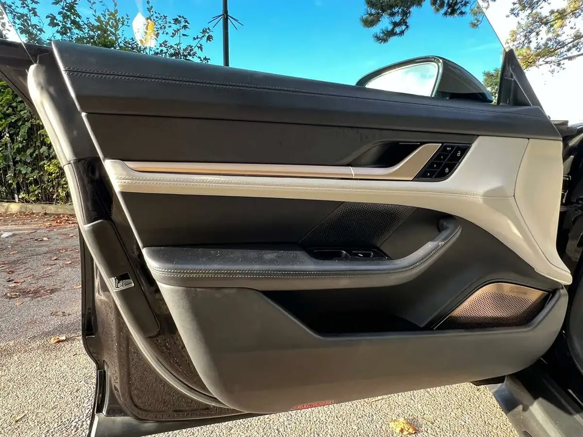 2020-porsche-taycan-e-turbo-big-73