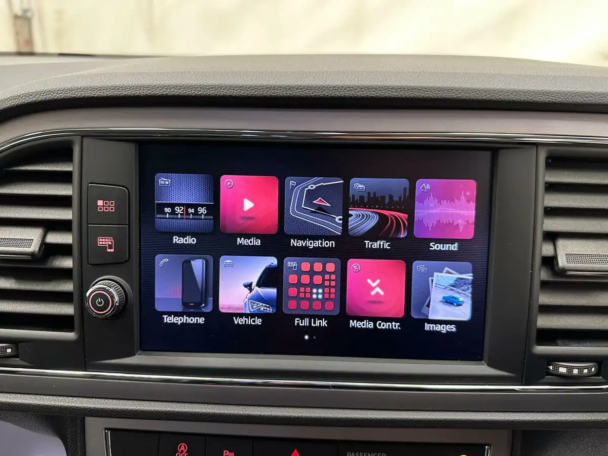 2019-seat-leon-20-tsi-xcellence-lux-hatchback-big-15