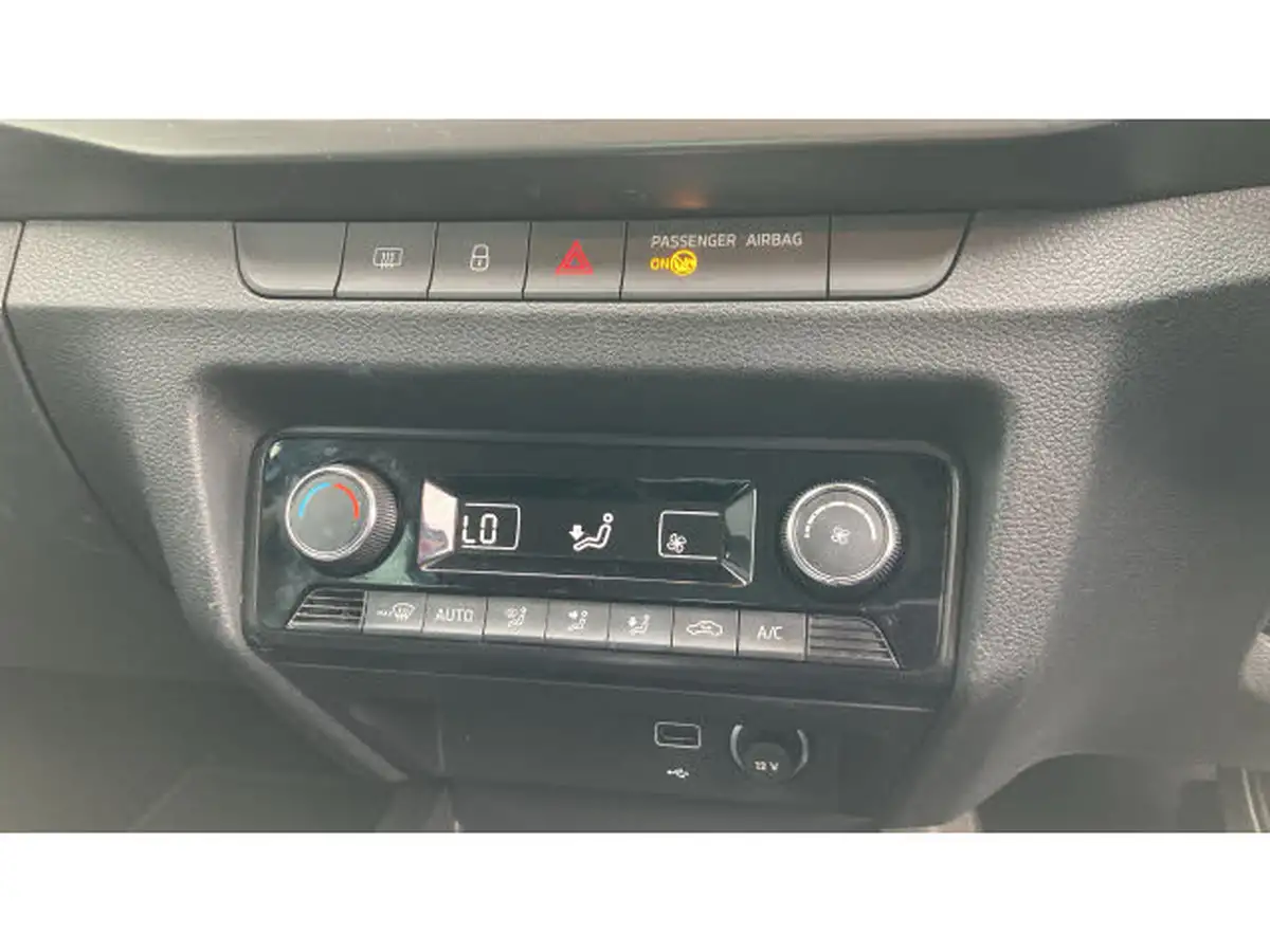 2018-skoda-fabia-10-tsi-se-l-109ps-estate-dsg-big-12