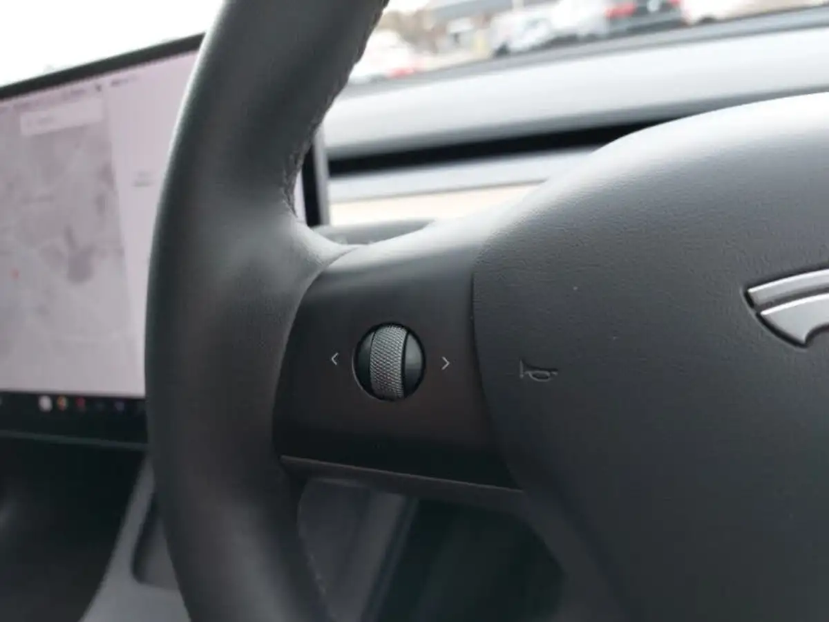 2020-tesla-model-3-e-long-range-big-13