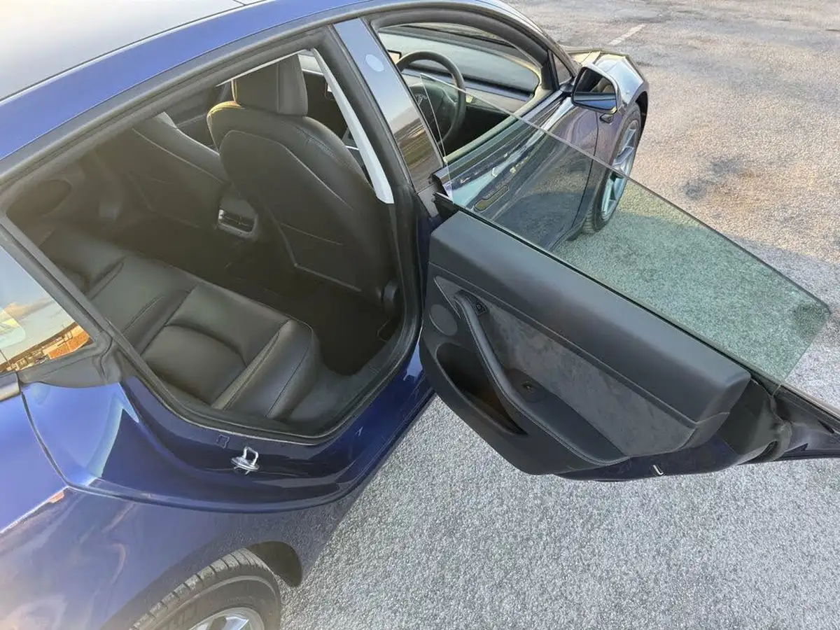 2022-tesla-model-3-e-rwd-big-12