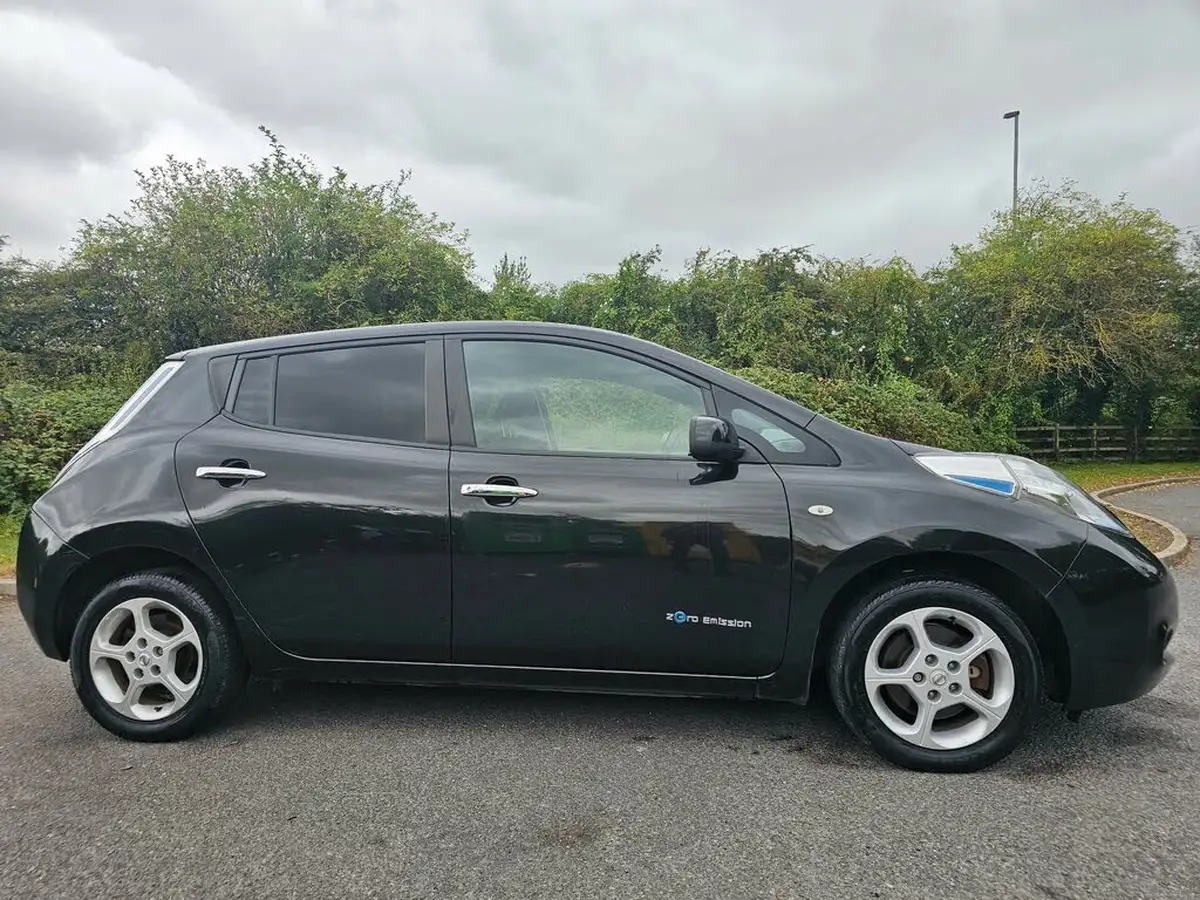 2017-nissan-leaf-e-acenta-80kw-24kwh-big-1