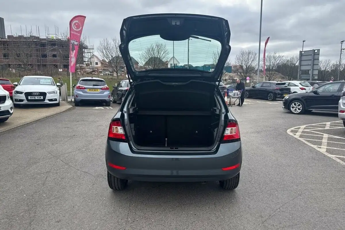 2020-skoda-fabia-10-tsi-se-110ps-hatchback-big-34